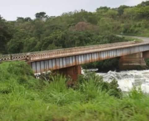 Two feared dead as speeding fuel tanker plunges into the Nile at Karuma bridge.
