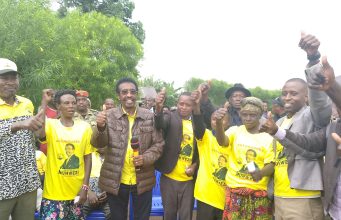 Minister Muhwezi rallies Ugandans to Support Developmental Leaders.